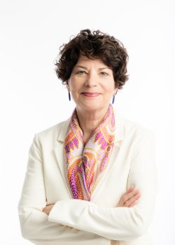 Prof. Dr. Petra Grimm; Quelle: privat, Radmila Dier